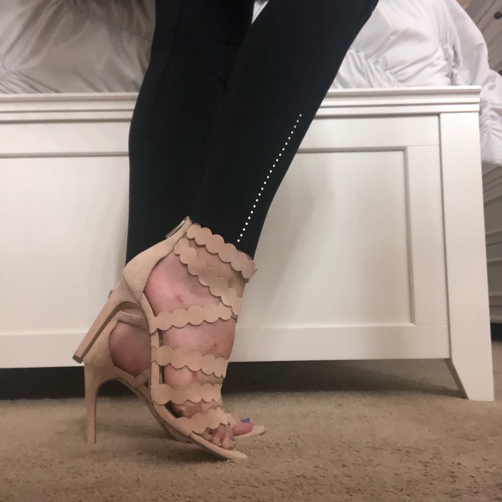 nude pink jessica simpson heels 👠